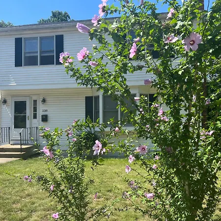 Boston Single Family House - Super Quiet And Private Vila